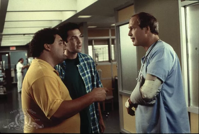 Chevy Chase (Dr. Farthing), Artie Lange (Sam), Norm MacDonald (Mitch) zdroj: imdb.com