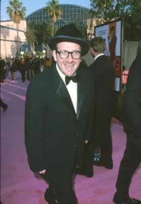 Elvis Costello zdroj: imdb.com 
promo k filmu