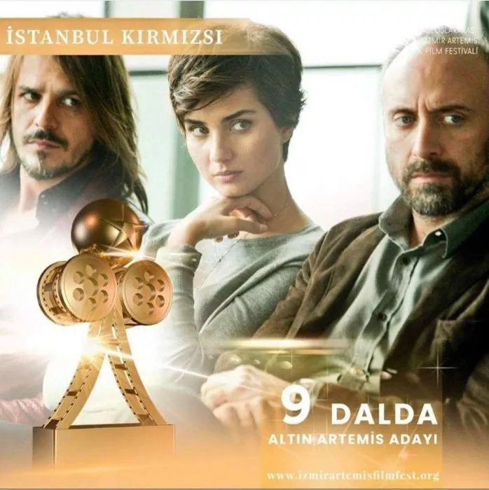 Mehmet Günsür (Yusuf), Halit Ergenç (Orhan), Tuba Büyüküstün (Neval) zdroj: imdb.com 
promo k filmu