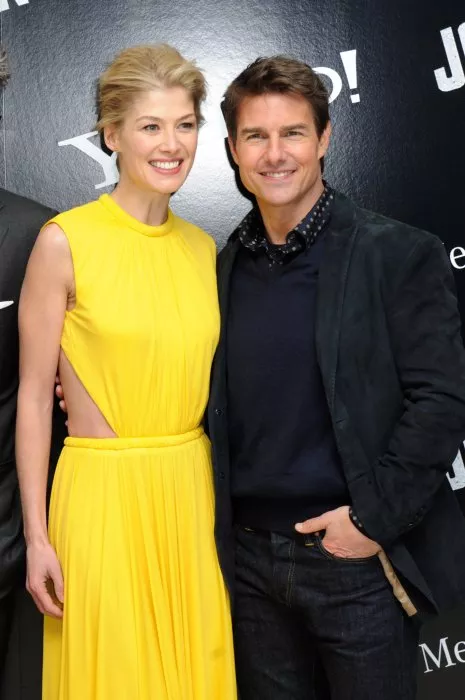 Tom Cruise (Reacher), Rosamund Pike (Helen) zdroj: imdb.com 
promo k filmu