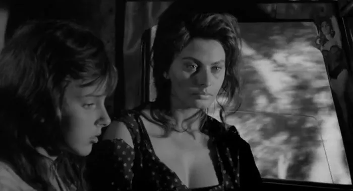 Sophia Loren (Cesira), Eleonora Brown (Rosetta) zdroj: imdb.com