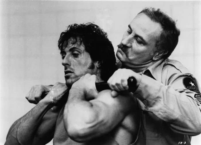 Sylvester Stallone (Rambo), Jack Starrett (Galt) zdroj: imdb.com