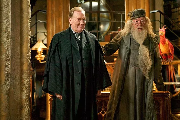 Robert Hardy (Cornelius Fudge), Michael Gambon (Albus Dumbledore)