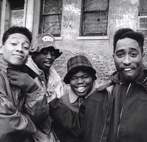 Tupac Shakur (Bishop), Omar Epps (Q), Jermaine ’Huggy’ Hopkins (Steel), Khalil Kain (Raheem) zdroj: imdb.com