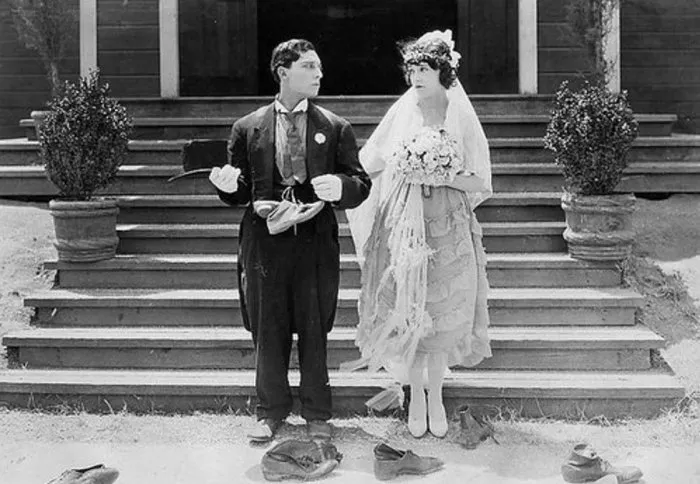 Buster Keaton (The Groom), Sybil Seely (The Bride) zdroj: imdb.com