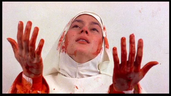 Meg Tilly (Sister Agnes) zdroj: imdb.com