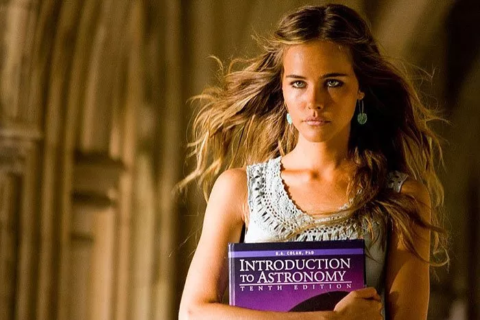 Isabel Lucas (Alice) Photo © Paramount Pictures