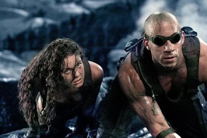 Alexa Davalos (Kyra), Vin Diesel (Riddick)