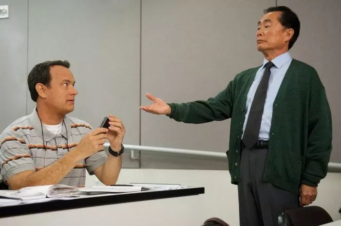 Tom Hanks (Larry Crowne), George Takei (Dr. Matsutani) zdroj: imdb.com
