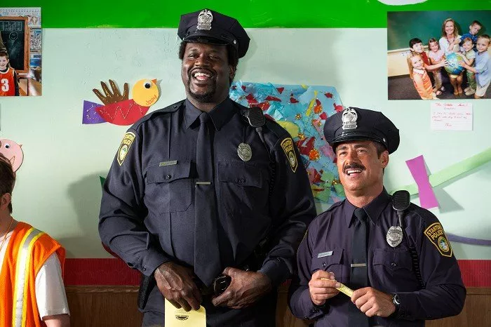 Shaquille O’Neal (Officer Fluzoo), Peter Dante (Officer Dante)