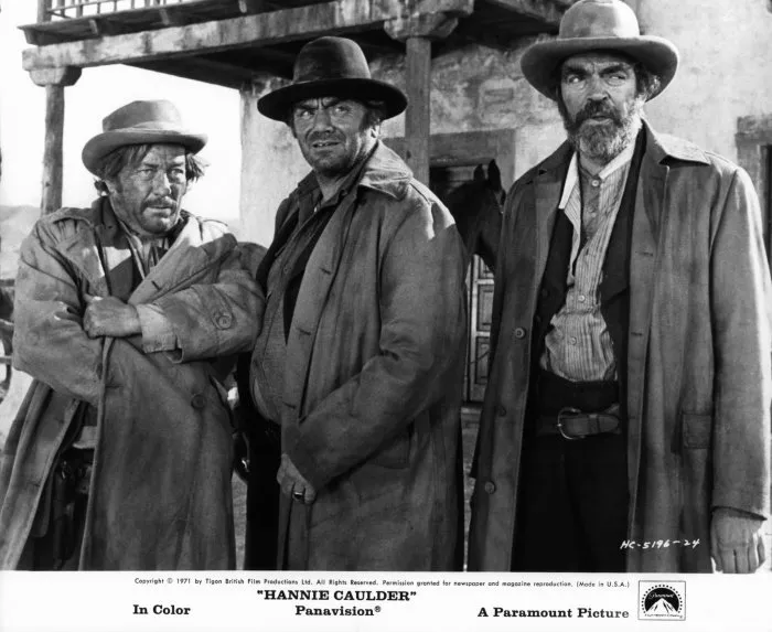Ernest Borgnine (Emmett Clemens), Jack Elam (Frank Clemens), Strother Martin (Rufus Clemens) zdroj: imdb.com