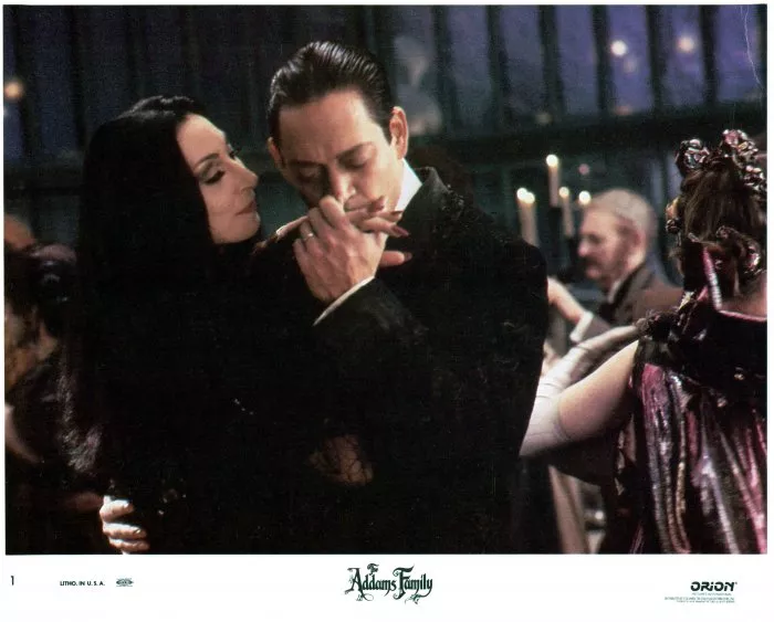 Raúl Juliá (Gomez Addams), Anjelica Huston (Morticia Addams) zdroj: imdb.com