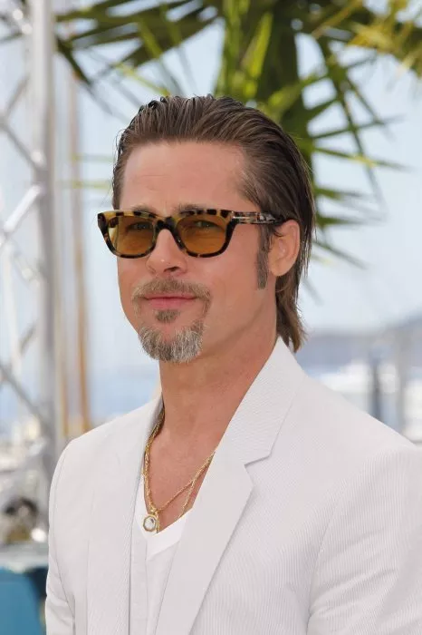 Brad Pitt (Mr. O’Brien) zdroj: imdb.com 
promo k filmu