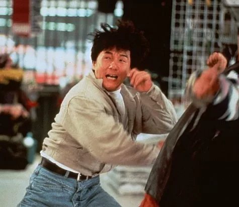 Jackie Chan (Keung), Ailen Sit (Tony’s Gang Member) zdroj: imdb.com