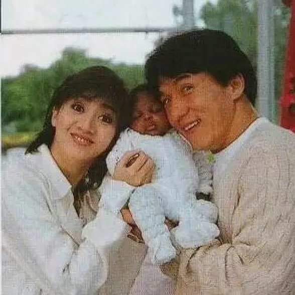 Jackie Chan (Keung), Anita Mui (Elaine) zdroj: imdb.com