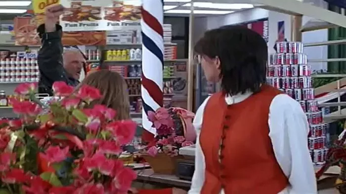 Rachot v Bronxu (1995) - Lisa, the Cashier