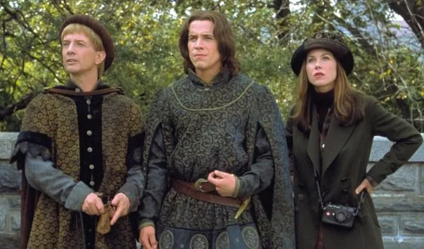 Christina Applegate (Kate), Martin Short (Rodney), Sean Maguire (Prince Charming) zdroj: imdb.com