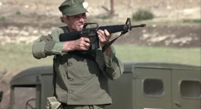 Bruce Dern (Capt. Bob Hyde) zdroj: imdb.com