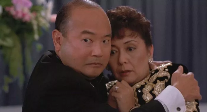 Dian Kobayashi (Mrs. Rodham Soto), Clyde Kusatsu (Prime Minister Soto) zdroj: imdb.com