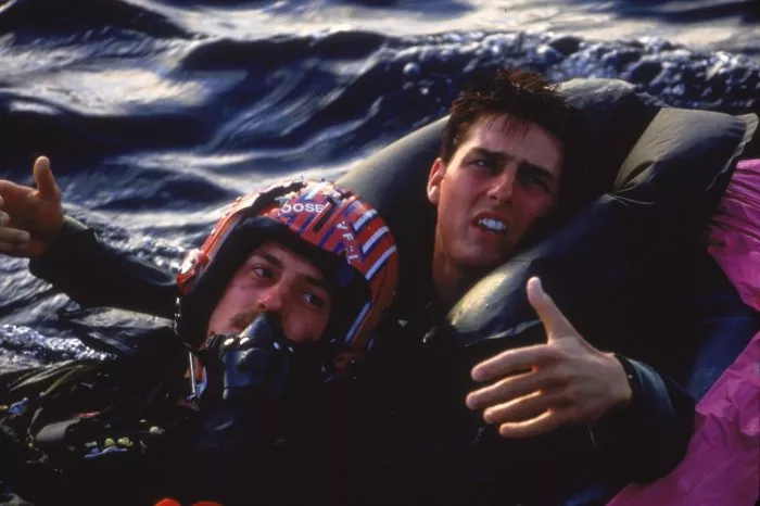 Tom Cruise (Maverick), Anthony Edwards (Goose) zdroj: imdb.com