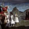 Monty Python a Svatý Grál (1975) - King Arthur