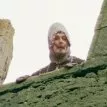 Monty Python a Svätý Grál (1975) - Second Swallow-Savvy Guard