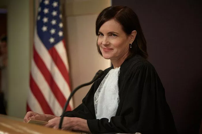 Elizabeth McGovern (Judge Florence Cooper)