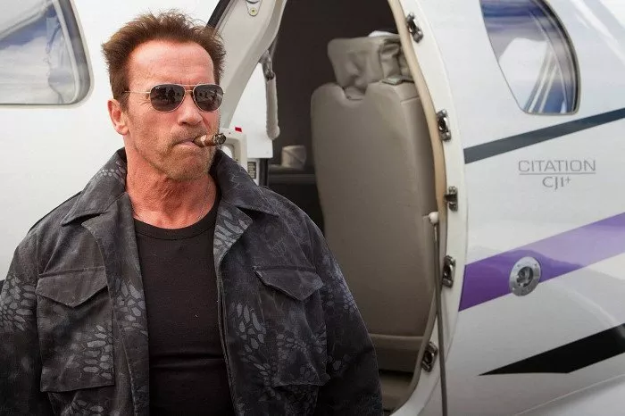 Arnold Schwarzenegger (Trench)