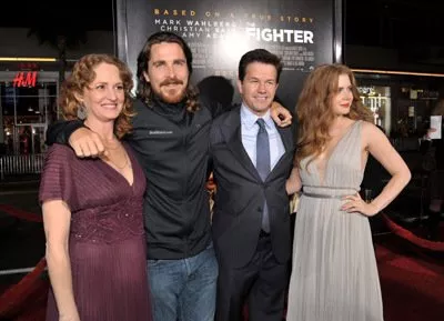 Mark Wahlberg (Micky Ward), Christian Bale (Dicky Eklund), Amy Adams (Charlene Fleming), Melissa Leo (Alice Ward) zdroj: imdb.com 
promo k filmu