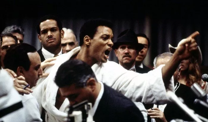 Ron Silver (Angelo Dundee), Will Smith (Cassius Clay)