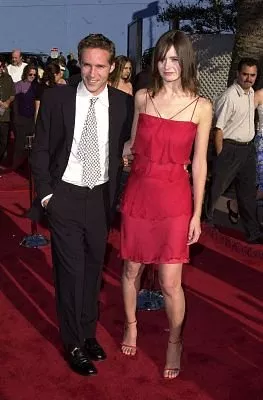 Alessandro Nivola (Billy Brennan), Emily Mortimer zdroj: imdb.com 
promo k filmu