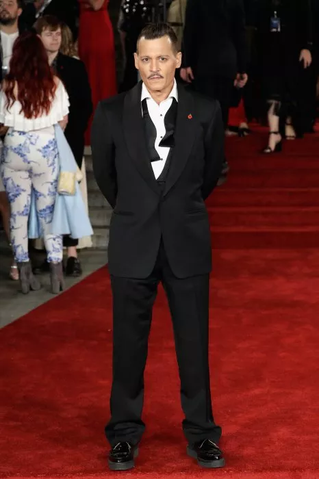 Johnny Depp (Edward Ratchett) zdroj: imdb.com 
promo k filmu