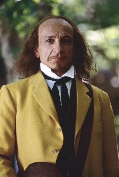 Ben Kingsley (Man in the Yellow Suit)