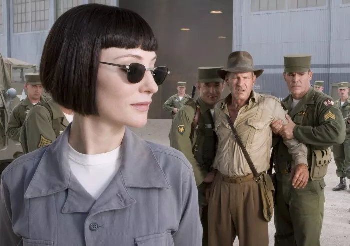 Harrison Ford (Indiana Jones), Cate Blanchett (Irina Spalko), Andrew Divoff (Russian Soldier), Pasha D. Lychnikoff (Russian Soldier) zdroj: imdb.com