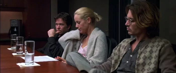 Johnny Depp (Mort Rainey), Timothy Hutton (Ted Milner), Maria Bello (Amy Rainey) zdroj: imdb.com