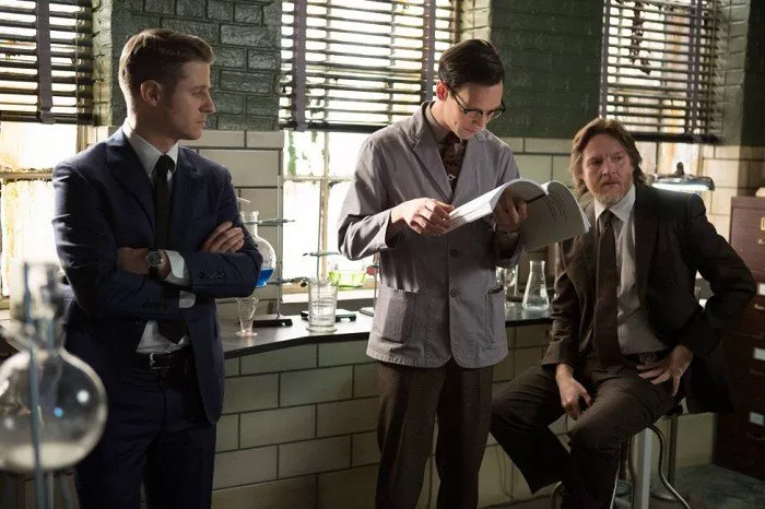 Ben McKenzie (James Gordon), Cory Michael Smith (Edward Nygma), Donal Logue (Harvey Bullock)
