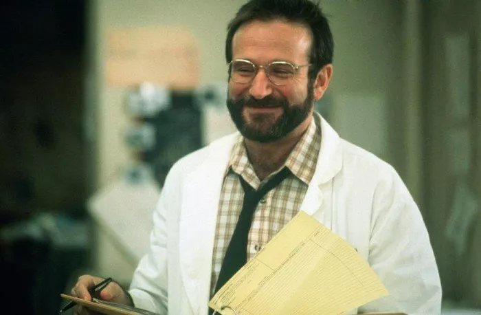Robin Williams (Dr. Malcolm Sayer)