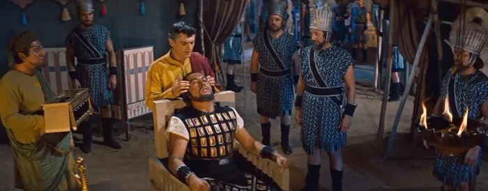 Peter Ustinov (Kaptah), Michael Ansara (Hittite Commander), Edmund Purdom (Sinuhe) zdroj: imdb.com