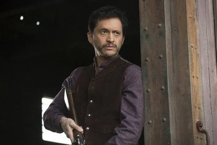 Clifton Collins Jr. (Lawrence)