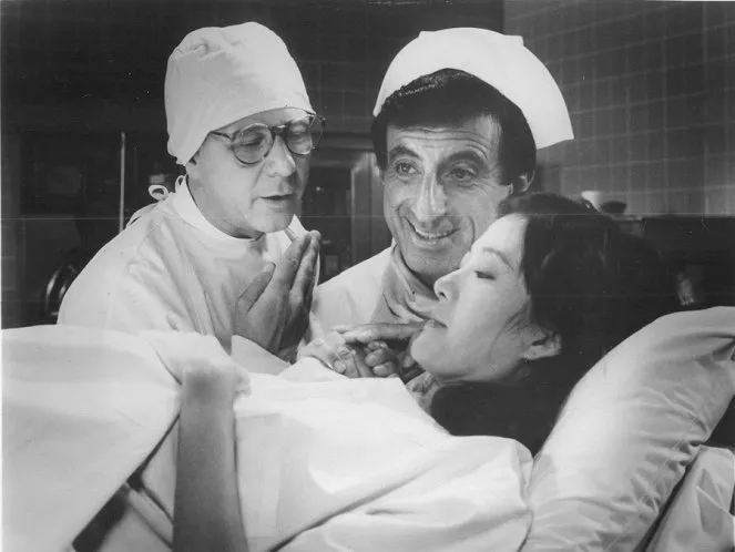 William Christopher (Father Francis Mulcahy), Jamie Farr (Maxwell Klinger), Rosalind Chao (Soon-Lee Klinger)