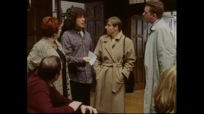 Alan Davies (Jonathan Creek), Caroline Quentin (Maddy Magellan) zdroj: imdb.com