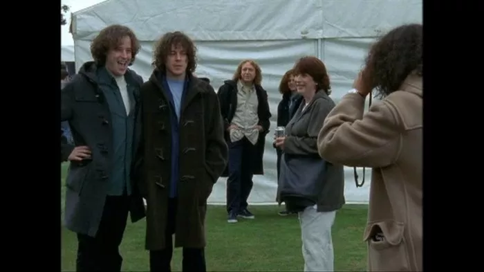 Alan Davies (Jonathan Creek), Caroline Quentin (Maddy Magellan) zdroj: imdb.com