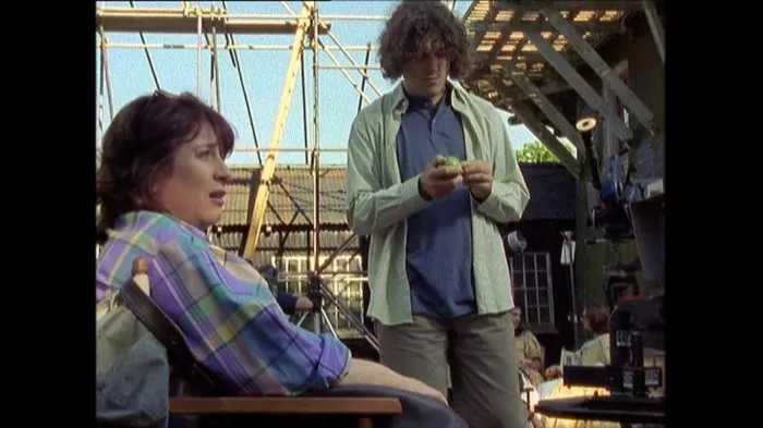 Alan Davies (Jonathan Creek), Caroline Quentin (Maddy Magellan) zdroj: imdb.com