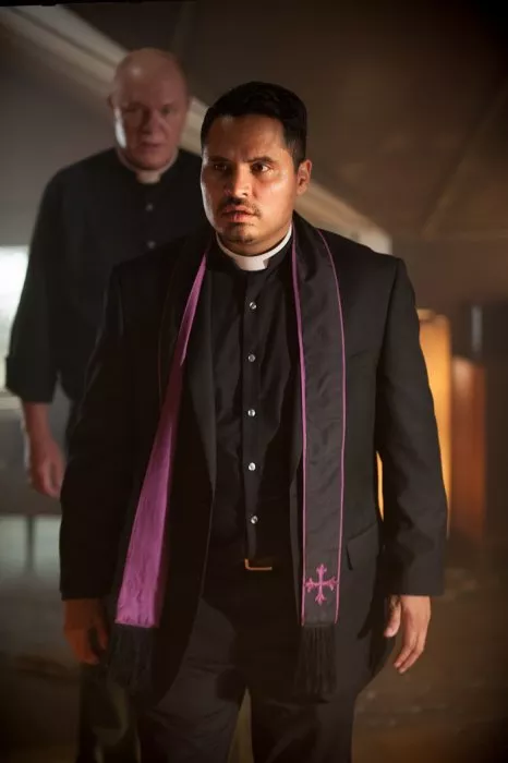Michael Peña (Father Lozano)
