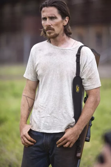 Christian Bale (Russell Baze) zdroj: imdb.com