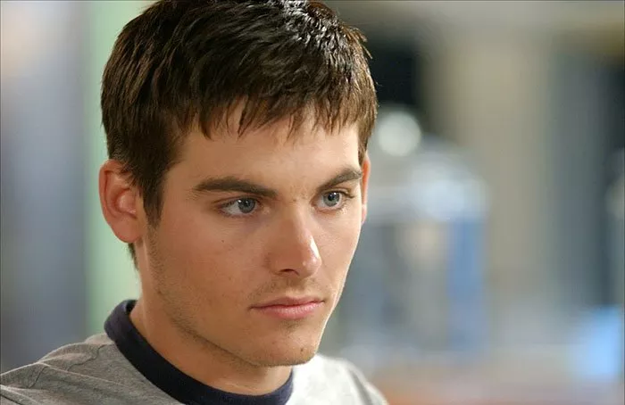 Kevin Zegers (Terry)