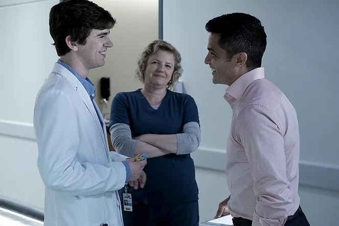 Freddie Highmore (Dr. Shaun Murphy), Eve Gordon (Nurse Fryday), Nicholas Gonzalez (Dr. Neil Melendez)