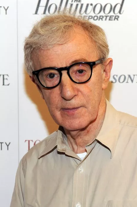 Woody Allen (Jerry) zdroj: imdb.com 
promo k filmu