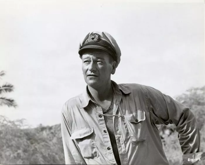 John Wayne (Capt. Karl Ehrlich) zdroj: imdb.com
