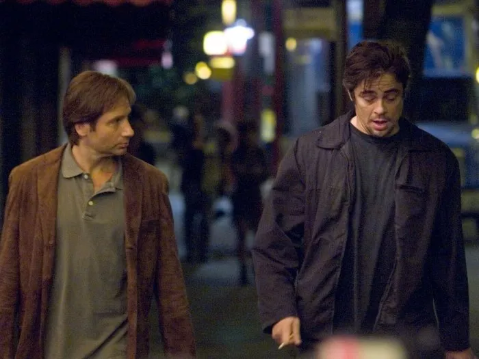 David Duchovny (Brian Burke), Benicio Del Toro (Jerry Sunborne) zdroj: imdb.com